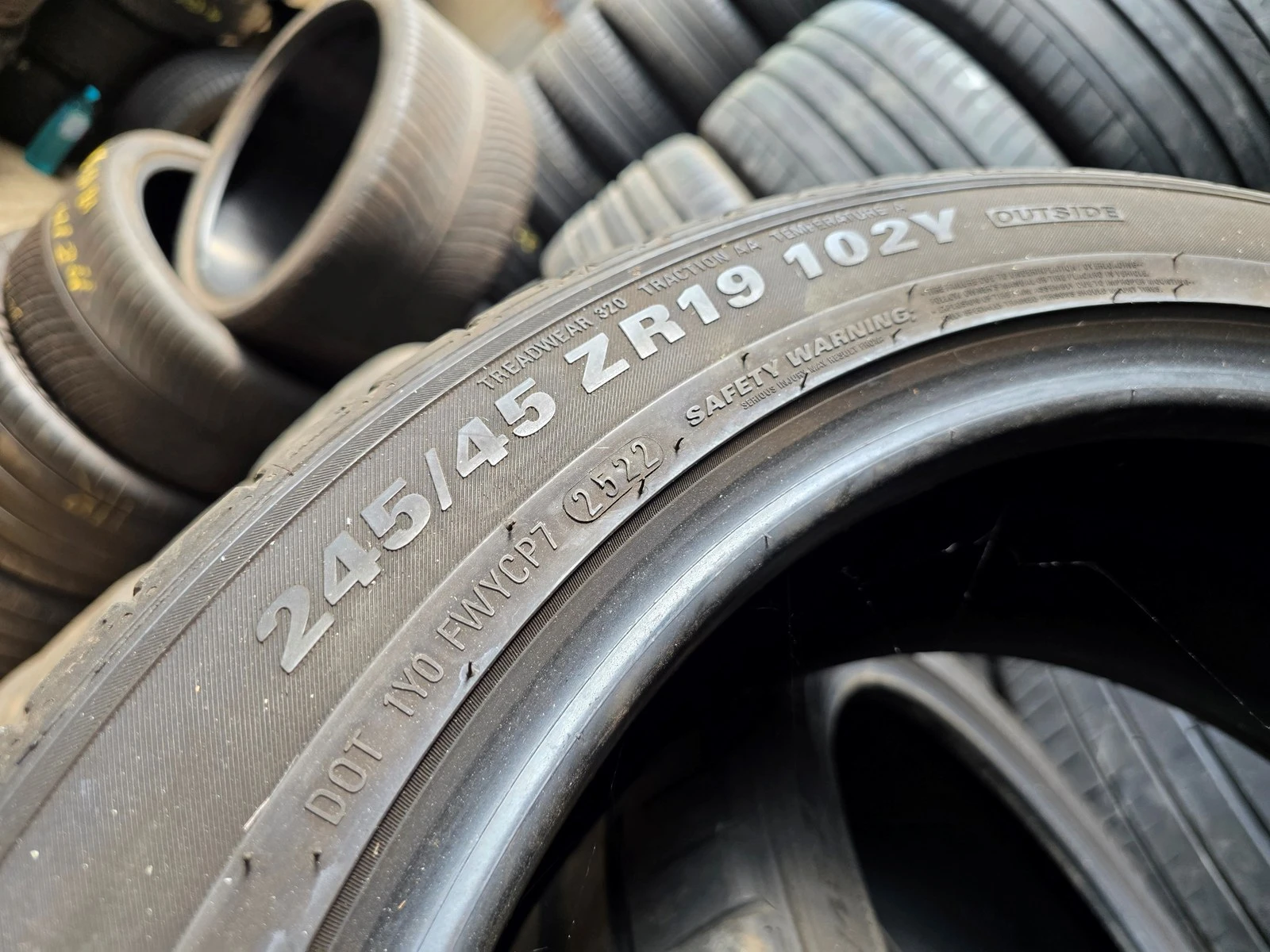 Гуми Летни 245/45R19, снимка 8 - Гуми и джанти - 56664450