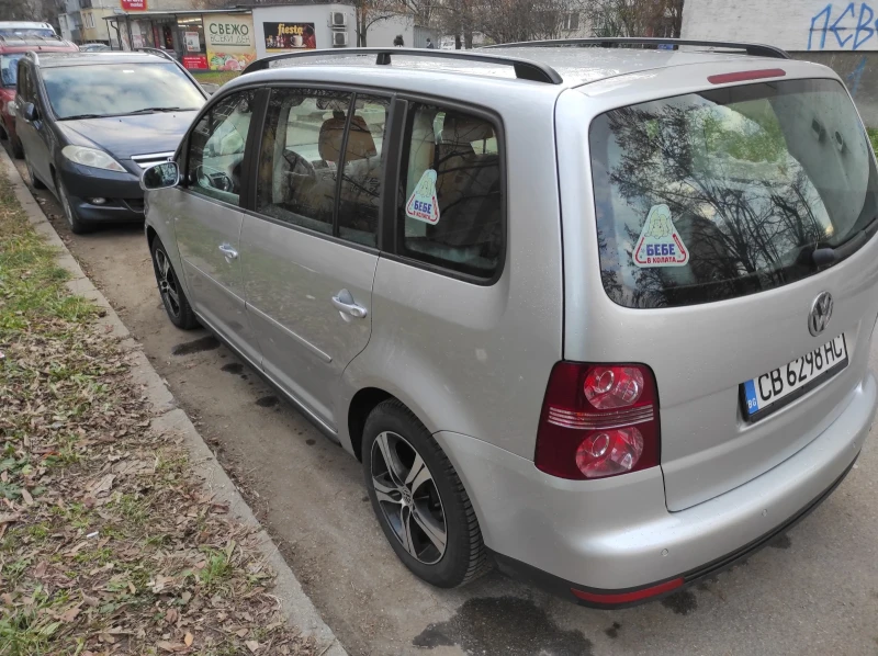 VW Touran 1.4 TSI, снимка 11 - Автомобили и джипове - 47199969