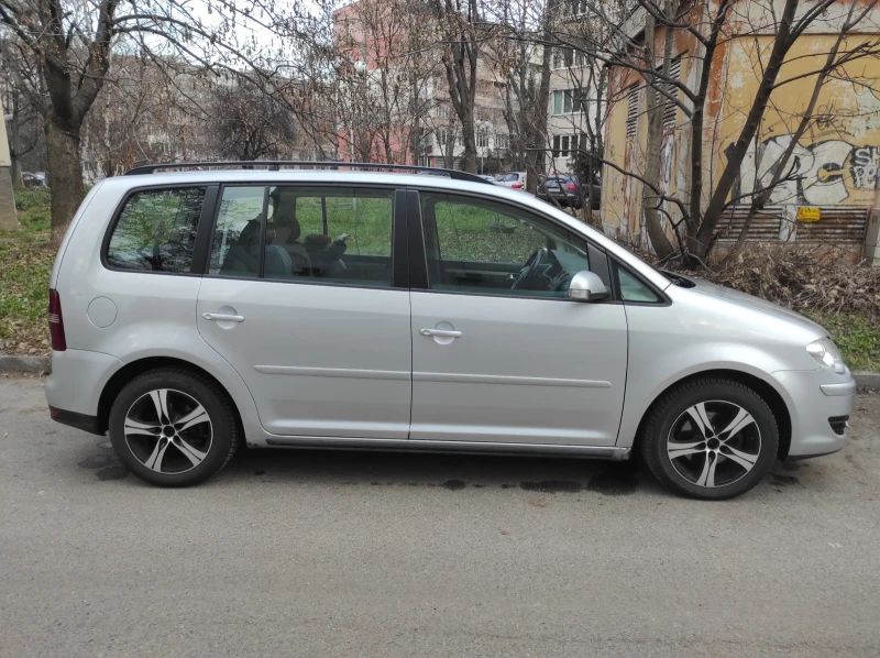 VW Touran 1.4 TSI, снимка 6 - Автомобили и джипове - 47199969