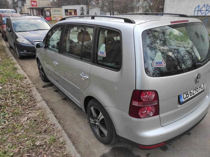 VW Touran 1.4 TSI, снимка 12 - Автомобили и джипове - 47199969