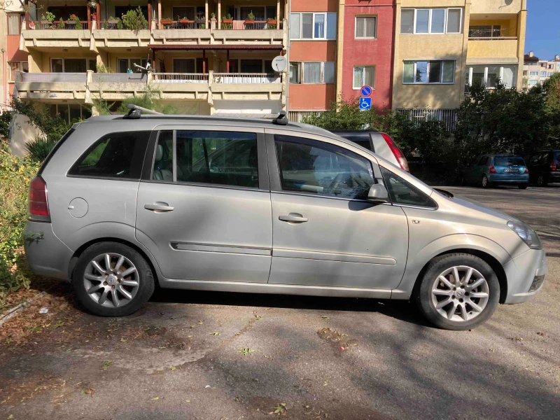 Opel Zafira, снимка 3 - Автомобили и джипове - 47282329