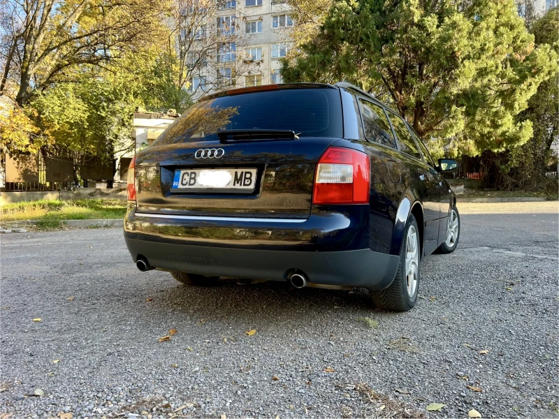 Audi A4 3.0i, снимка 5 - Автомобили и джипове - 47813297