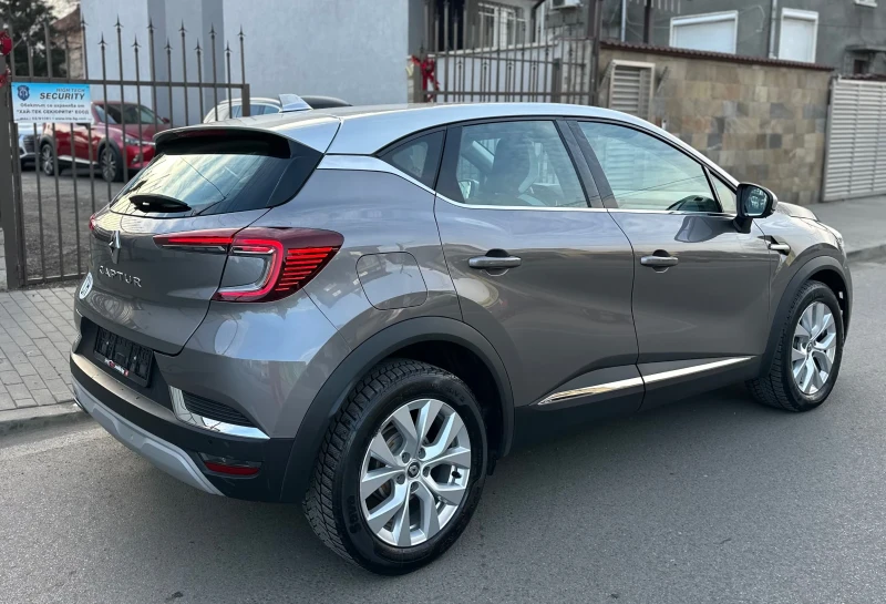 Renault Captur 1.3 TCe/Дигитал, АвтоматДистроник/Keyless/Швейцари, снимка 3 - Автомобили и джипове - 49105294