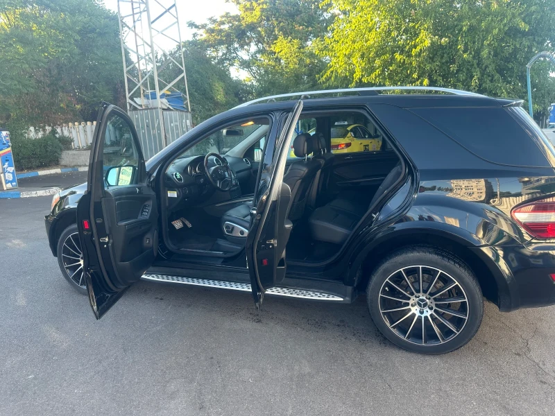 Mercedes-Benz ML 550 5.5AMG, снимка 16 - Автомобили и джипове - 51791879