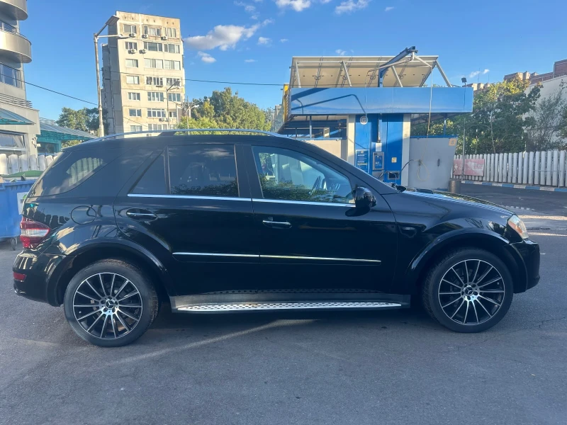 Mercedes-Benz ML 550 5.5AMG, снимка 13 - Автомобили и джипове - 51791879