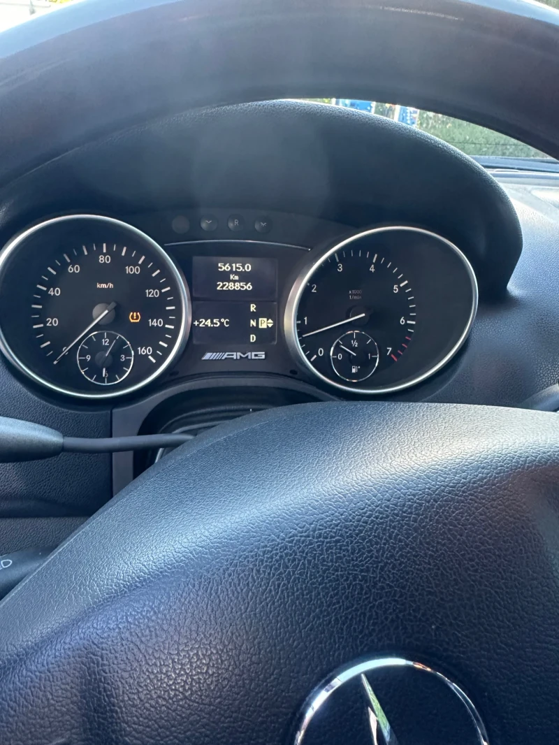 Mercedes-Benz ML 550 5.5AMG, снимка 9 - Автомобили и джипове - 51791879