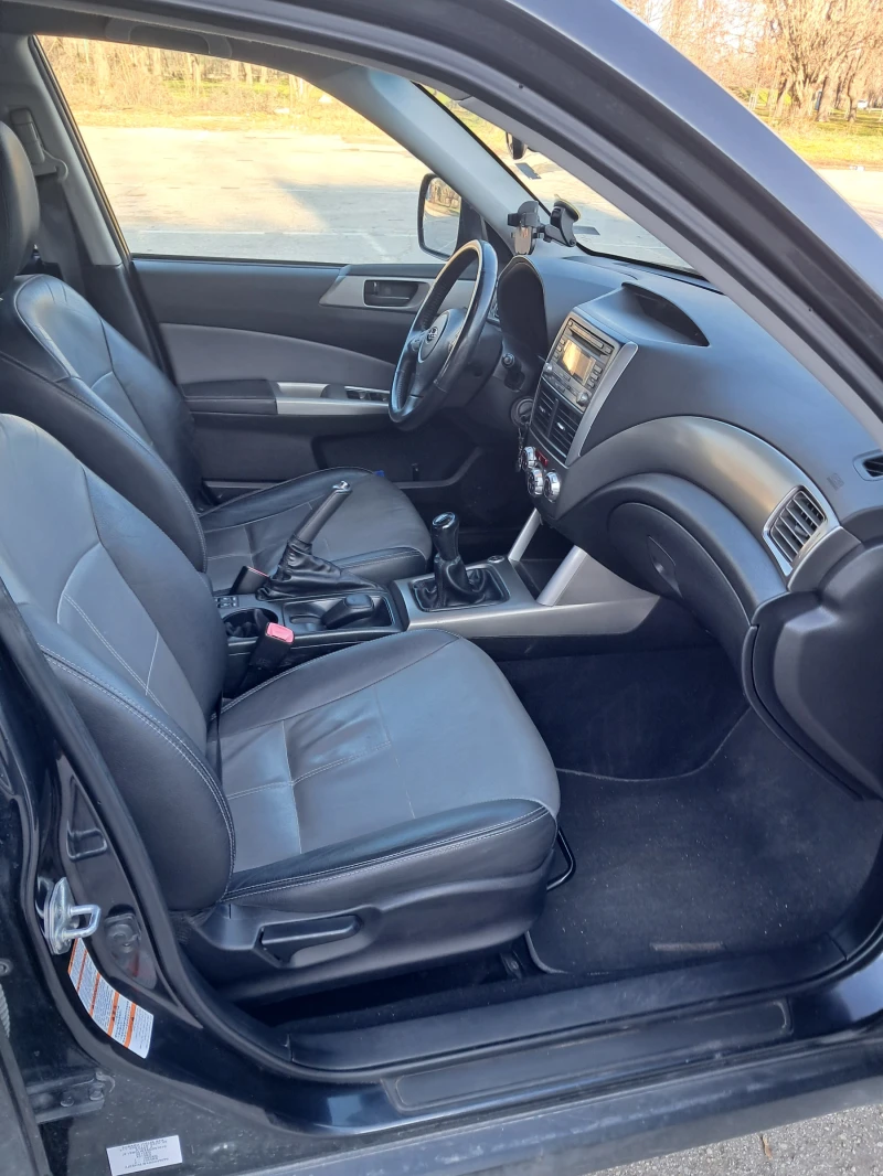 Subaru Forester, снимка 8 - Автомобили и джипове - 53074163