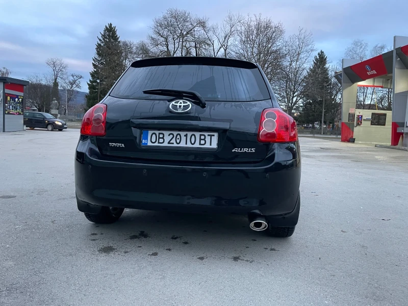 Toyota Auris 1.33 VVTI, снимка 6 - Автомобили и джипове - 53500229