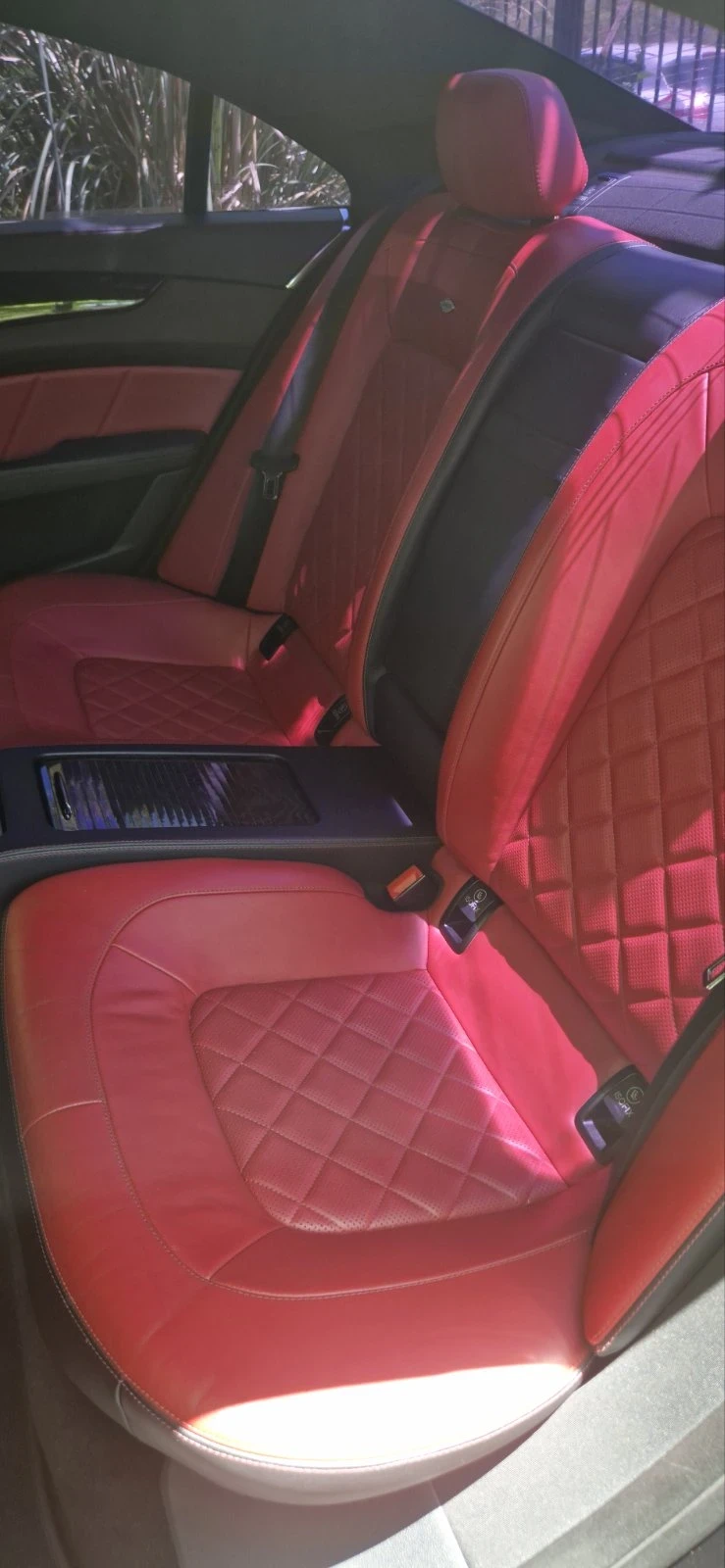 Mercedes-Benz CLS 350 Multibeam/Designo/ActiveSound/AMG, снимка 9 - Автомобили и джипове - 53539256
