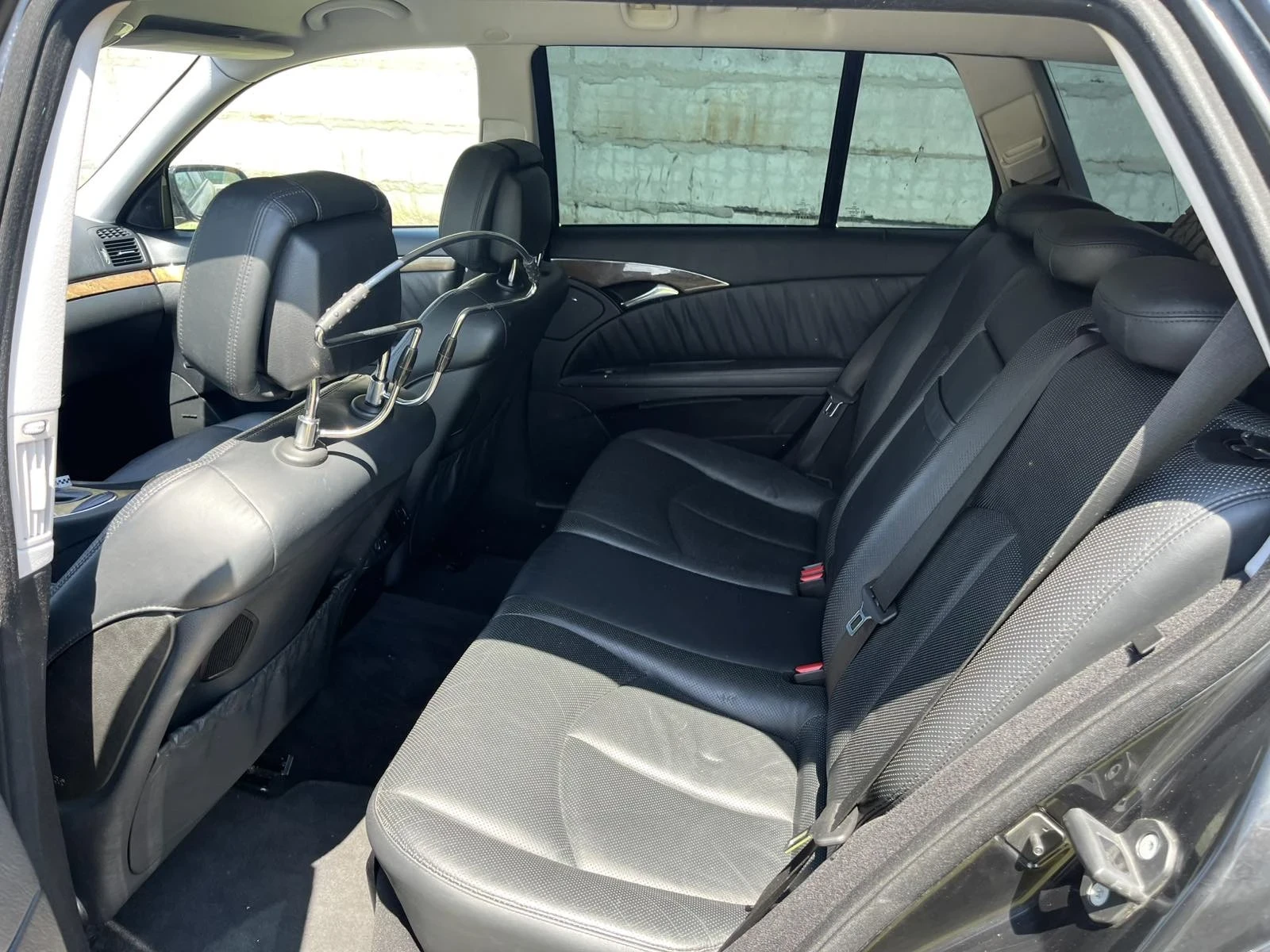 Mercedes-Benz E 320  - изображение 10