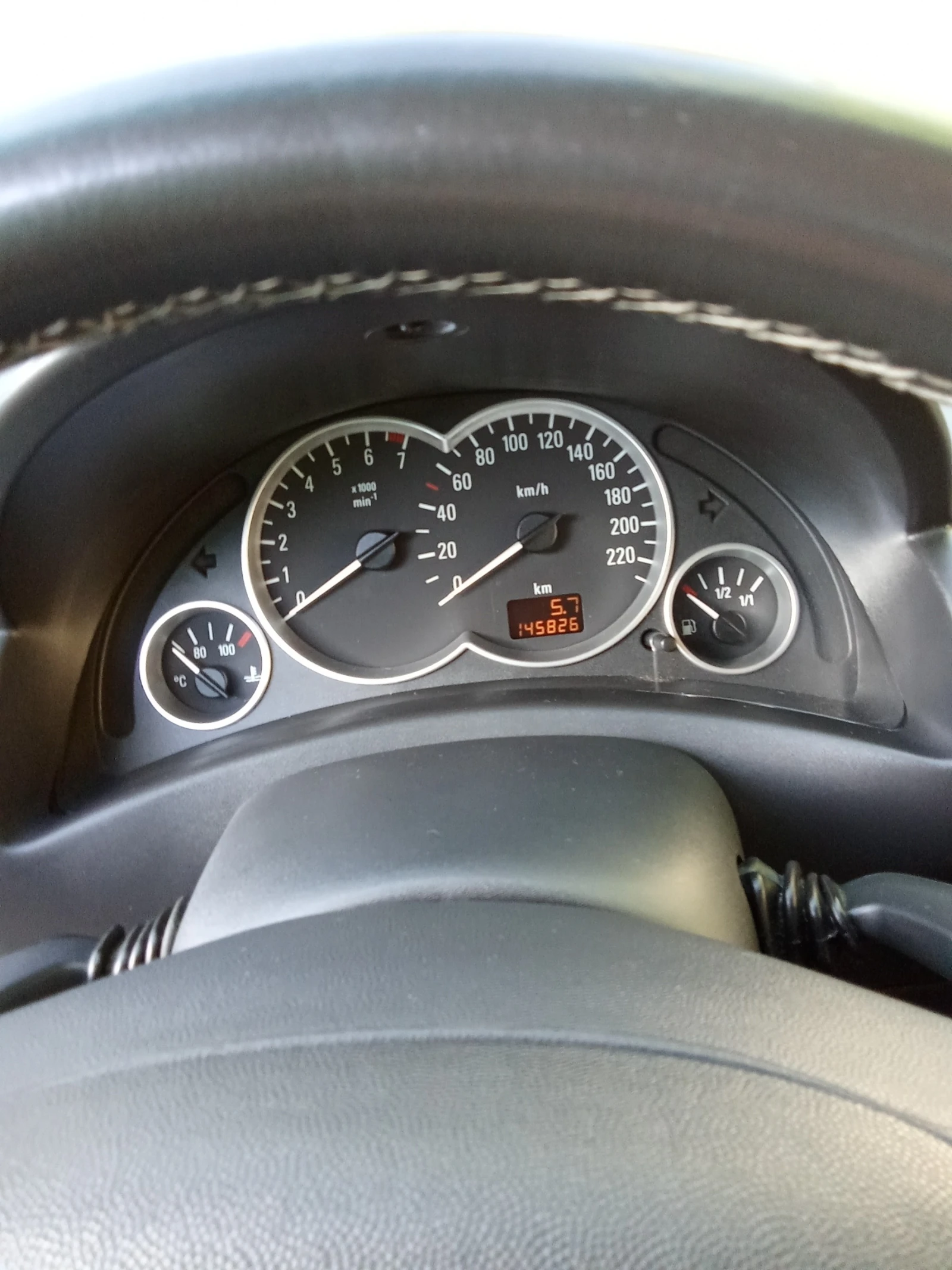 Opel Corsa  - изображение 9