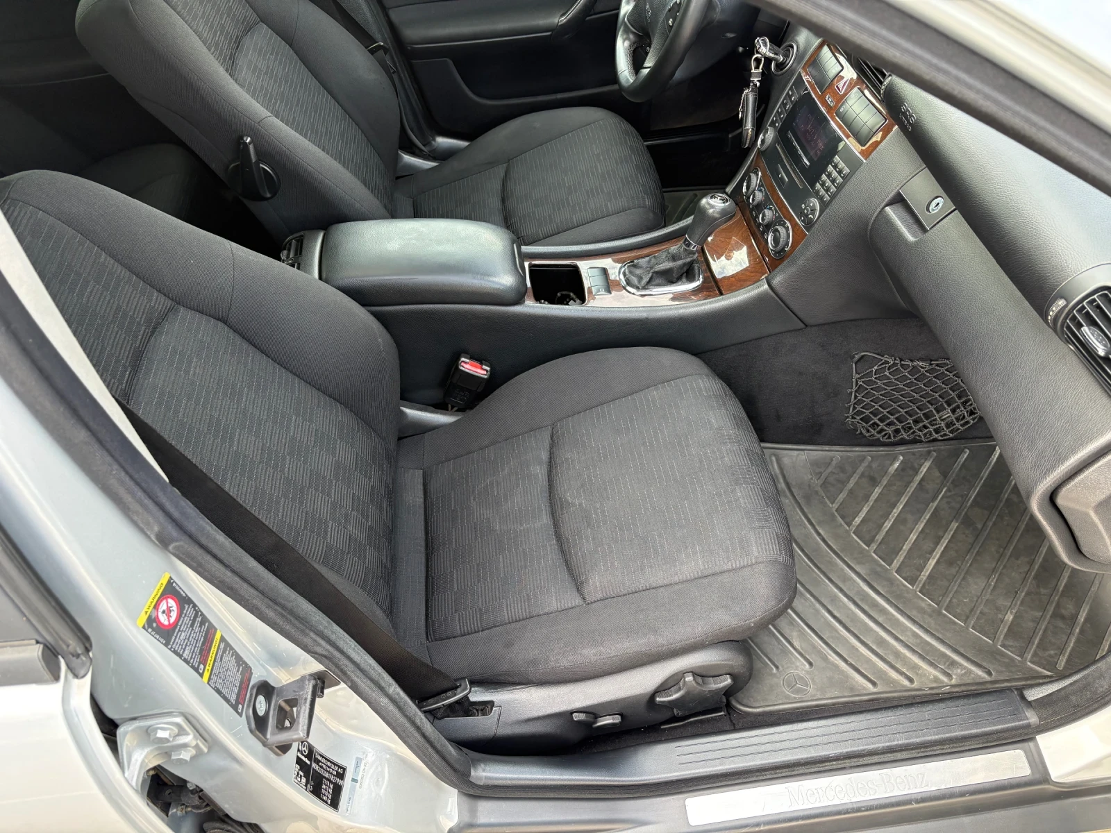 Mercedes-Benz C 220 2.2 CDI НОВ ВНОС АВТОМАТИК, снимка 14 - Автомобили и джипове - 52516632