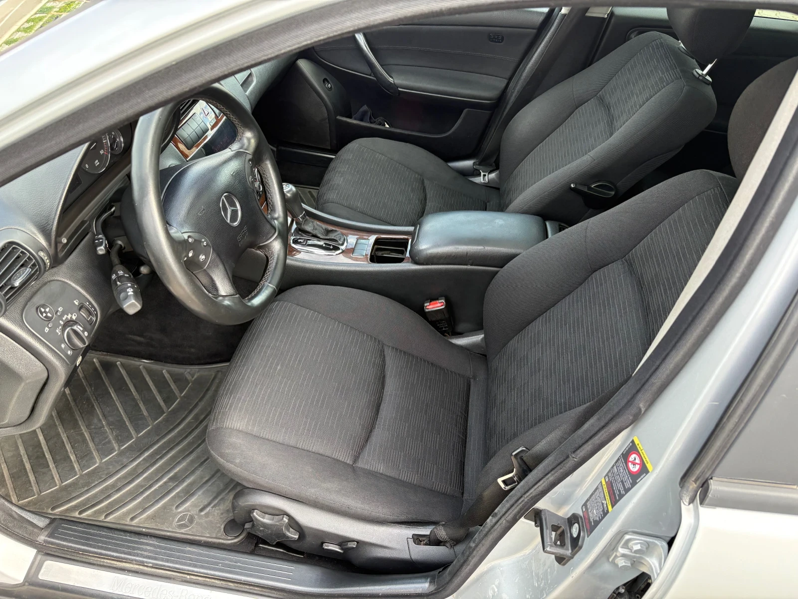 Mercedes-Benz C 220 2.2 CDI НОВ ВНОС АВТОМАТИК, снимка 6 - Автомобили и джипове - 52516632