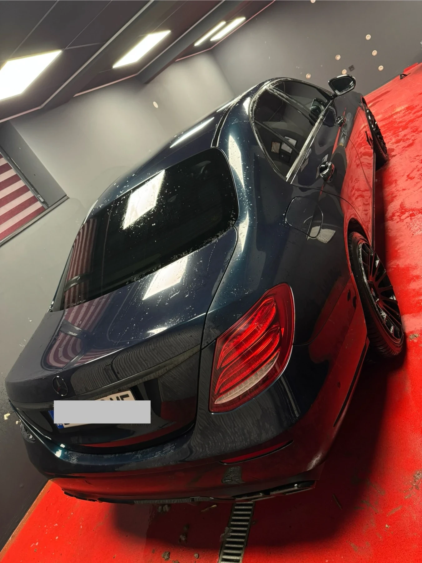 Mercedes-Benz E 220 Digital Designo 9G 4matic - изображение 4