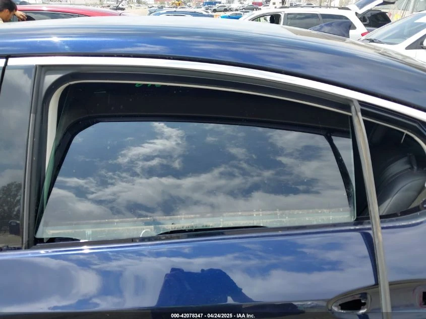 Lexus ES 2.5l 300H - изображение 6