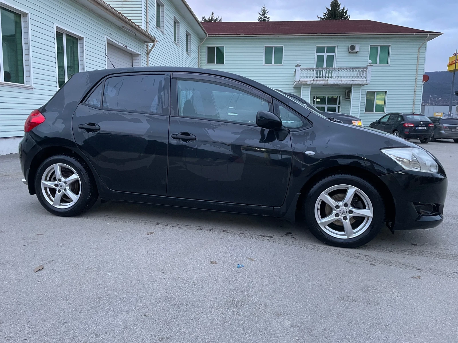 Toyota Auris 1.33 VVTI - изображение 4