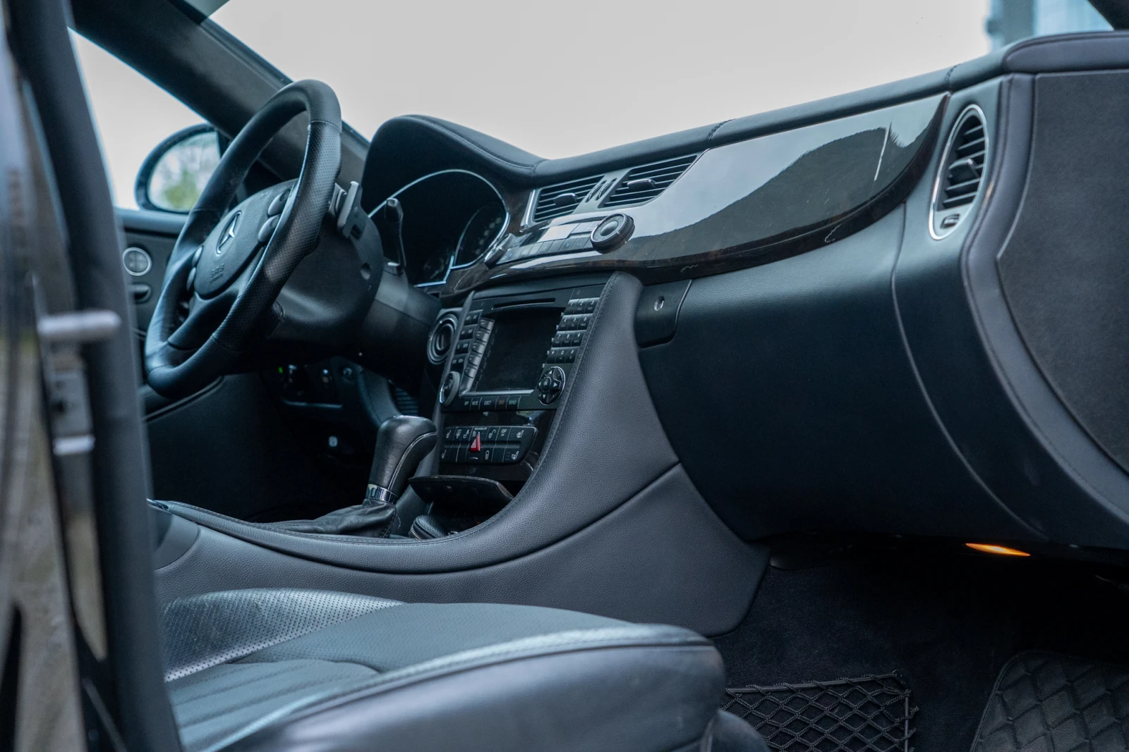 Mercedes-Benz CLS 550 AMG, снимка 8 - Автомобили и джипове - 54216023