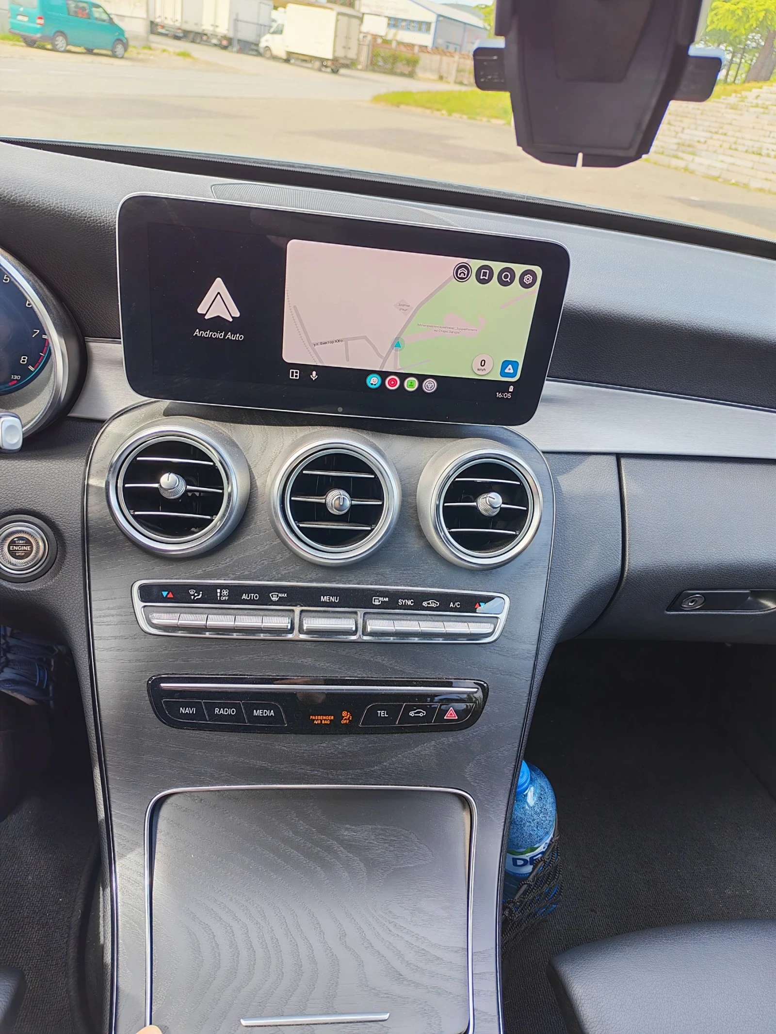 Mercedes-Benz C 220, снимка 9 - Автомобили и джипове - 54411745