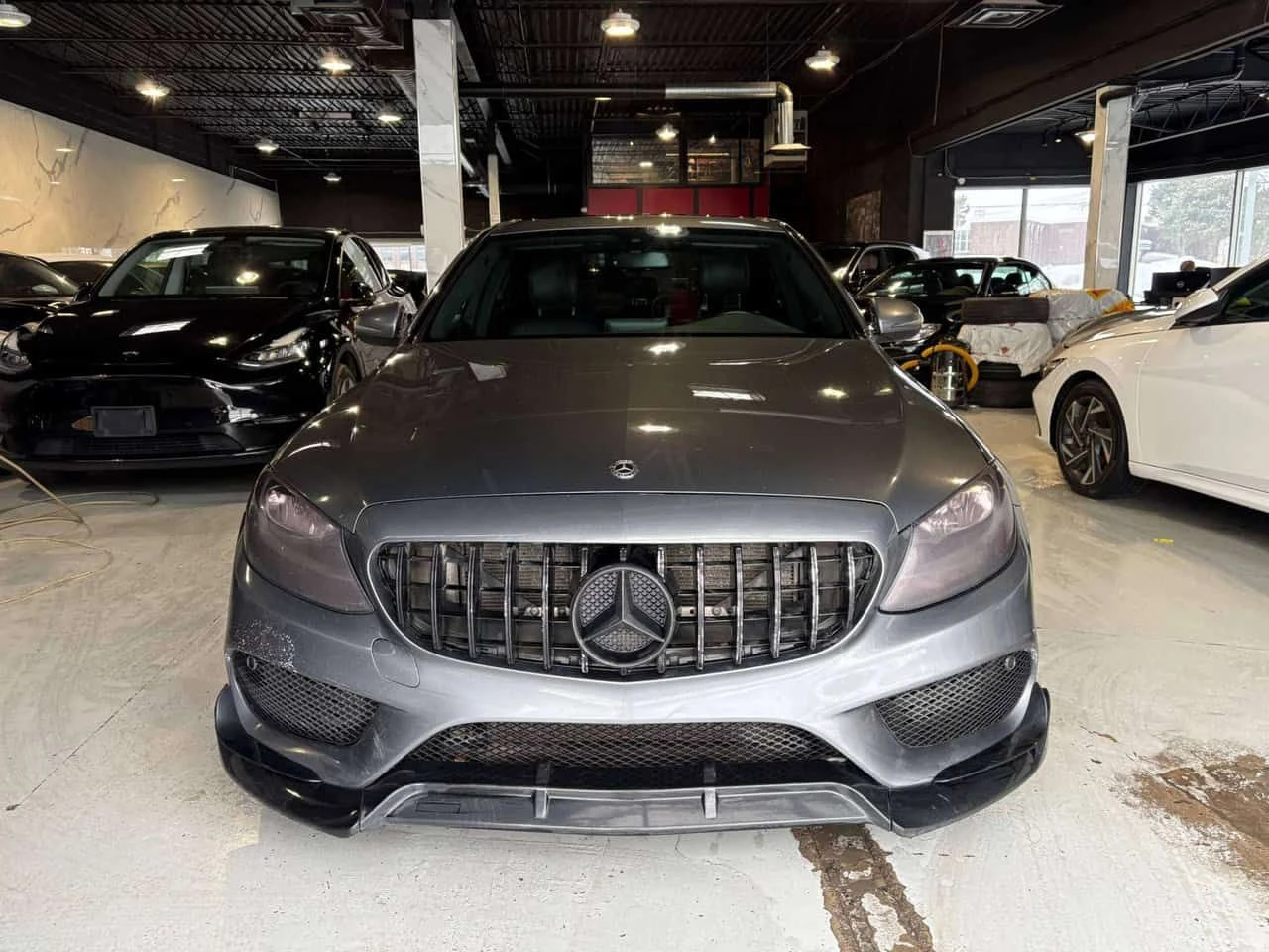 Mercedes-Benz C 300 Keyless| Sunroof| Ambient| Burmester| , снимка 2 - Автомобили и джипове - 54427385