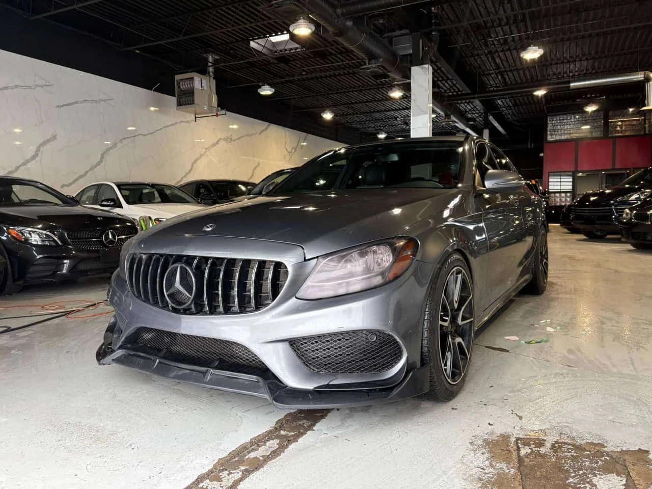 Mercedes-Benz C 300 Keyless| Sunroof| Ambient| Burmester| 