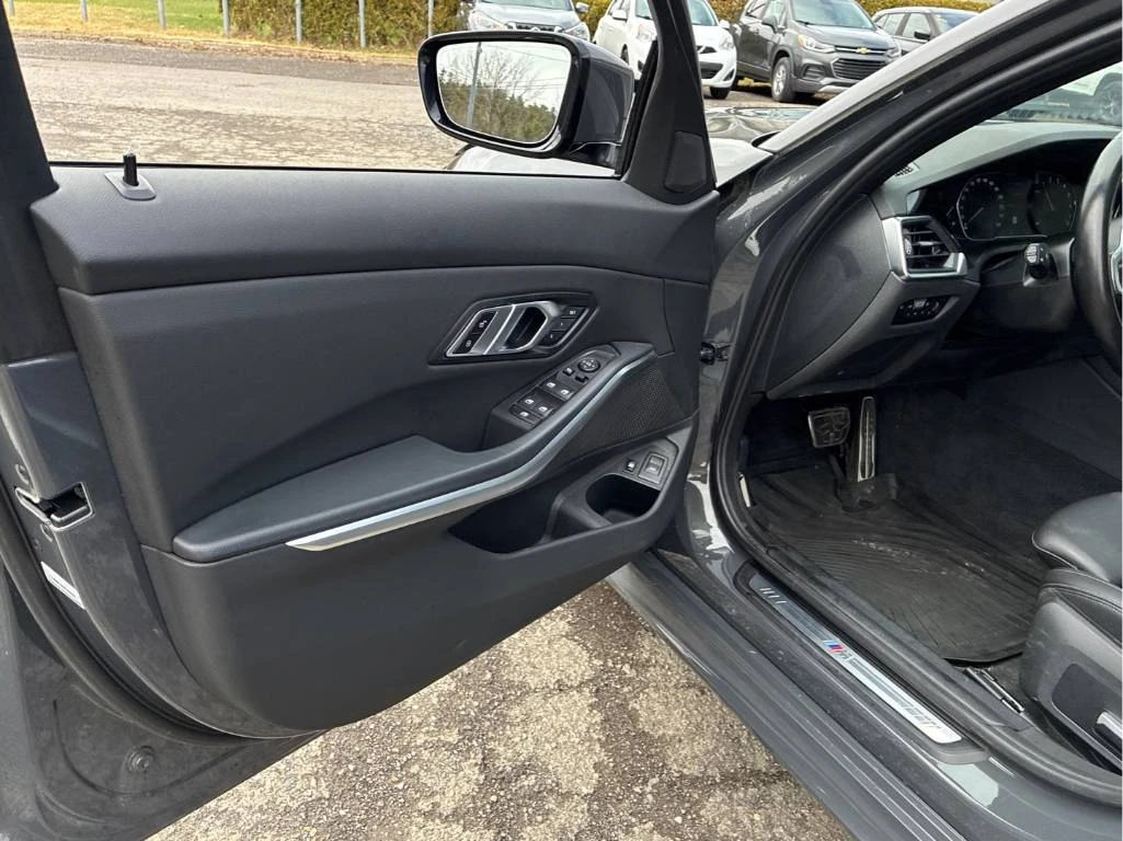 BMW 330 e * CARFAX * М ПАКЕТ * ЦЕНА ДО БЪЛГАРИЯ, снимка 9 - Автомобили и джипове - 54496808