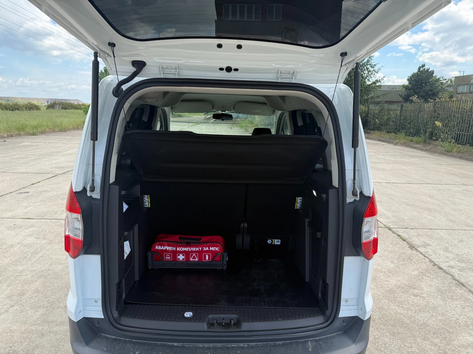 Ford Courier 1.5 TD Euro 6B, снимка 8 - Автомобили и джипове - 54628664