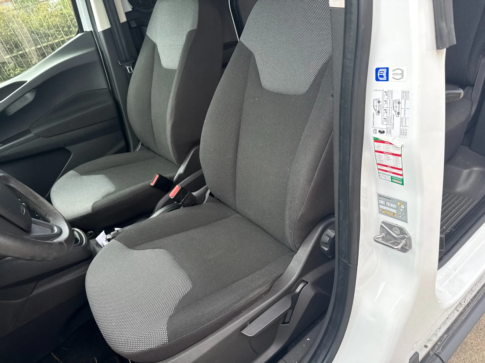Ford Courier 1.5 TD Euro 6B, снимка 11 - Автомобили и джипове - 54628664