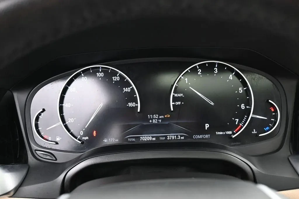 BMW 330 i, снимка 14 - Автомобили и джипове - 54810818