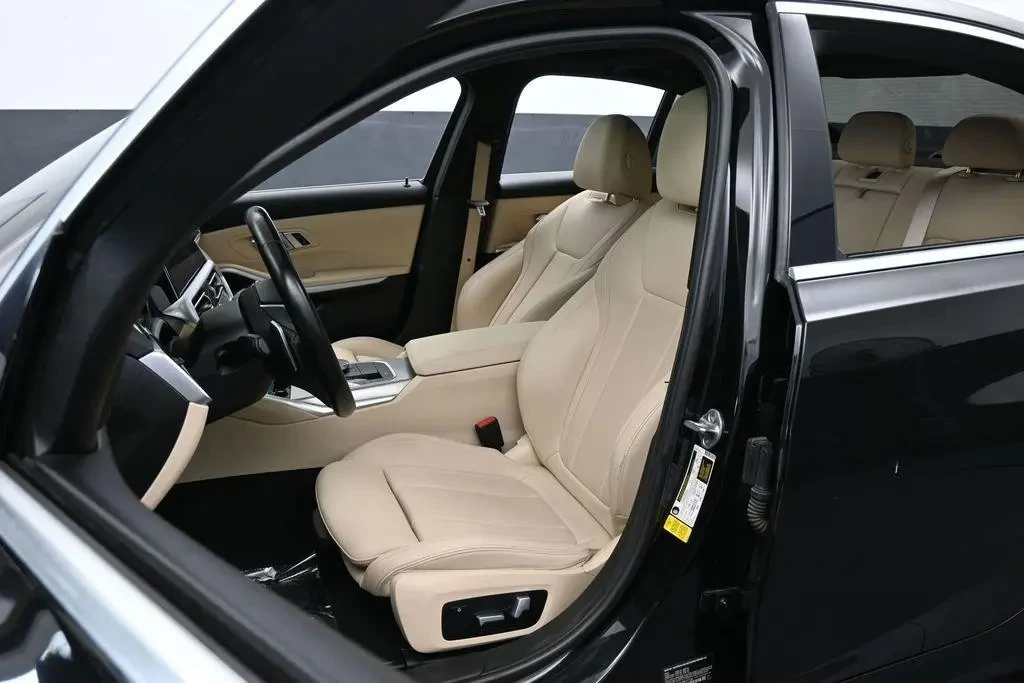 BMW 330 i, снимка 10 - Автомобили и джипове - 54810818