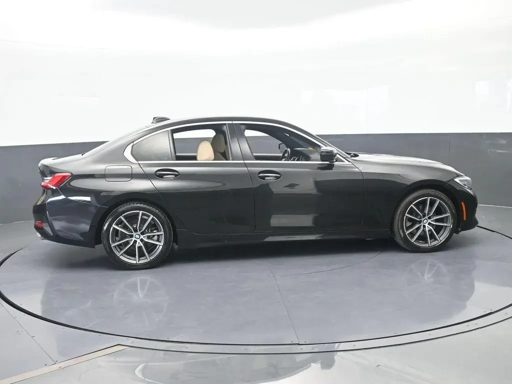 BMW 330 i, снимка 3 - Автомобили и джипове - 54810818