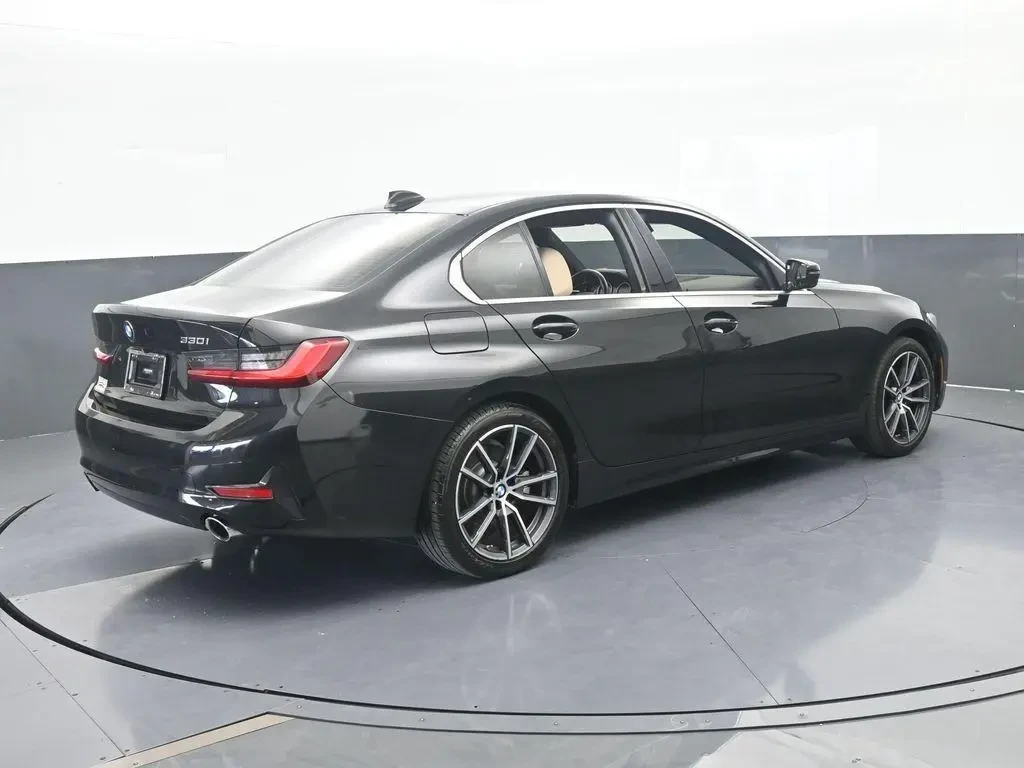 BMW 330 i, снимка 4 - Автомобили и джипове - 54810818