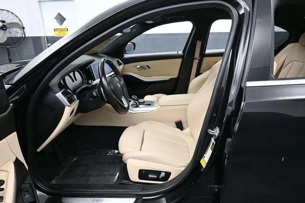 BMW 330 i, снимка 9 - Автомобили и джипове - 54810818
