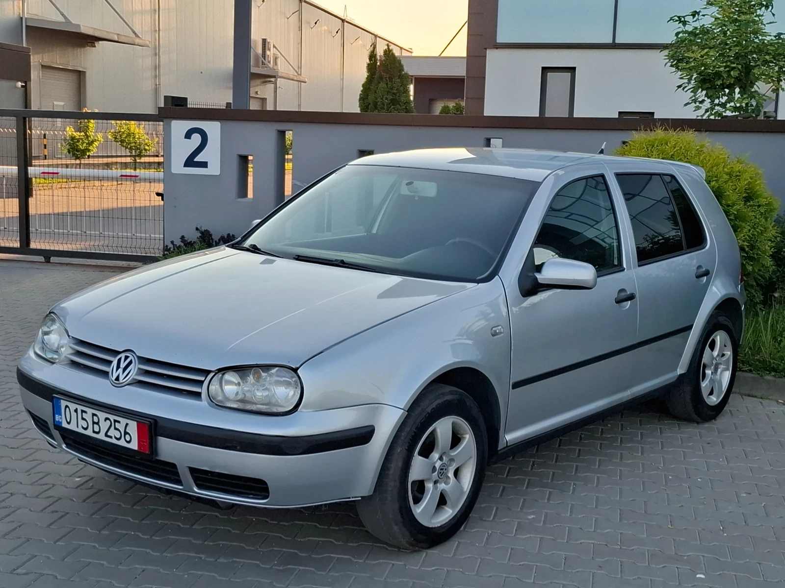 VW Golf 1.9TDI* (90кс)* FACELIFT* * КЛИМАТРОНИК* НОВ ВНОС*, снимка 5 - Автомобили и джипове - 54839851