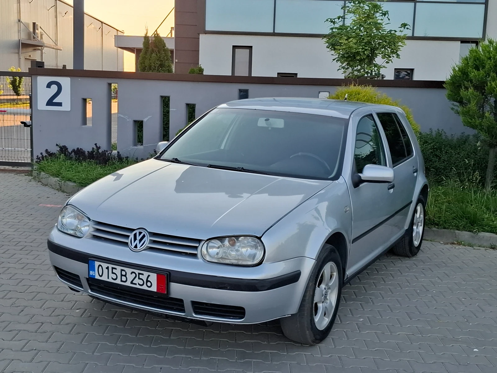 VW Golf 1.9TDI* (90кс)* FACELIFT* * КЛИМАТРОНИК* НОВ ВНОС*, снимка 4 - Автомобили и джипове - 54839851