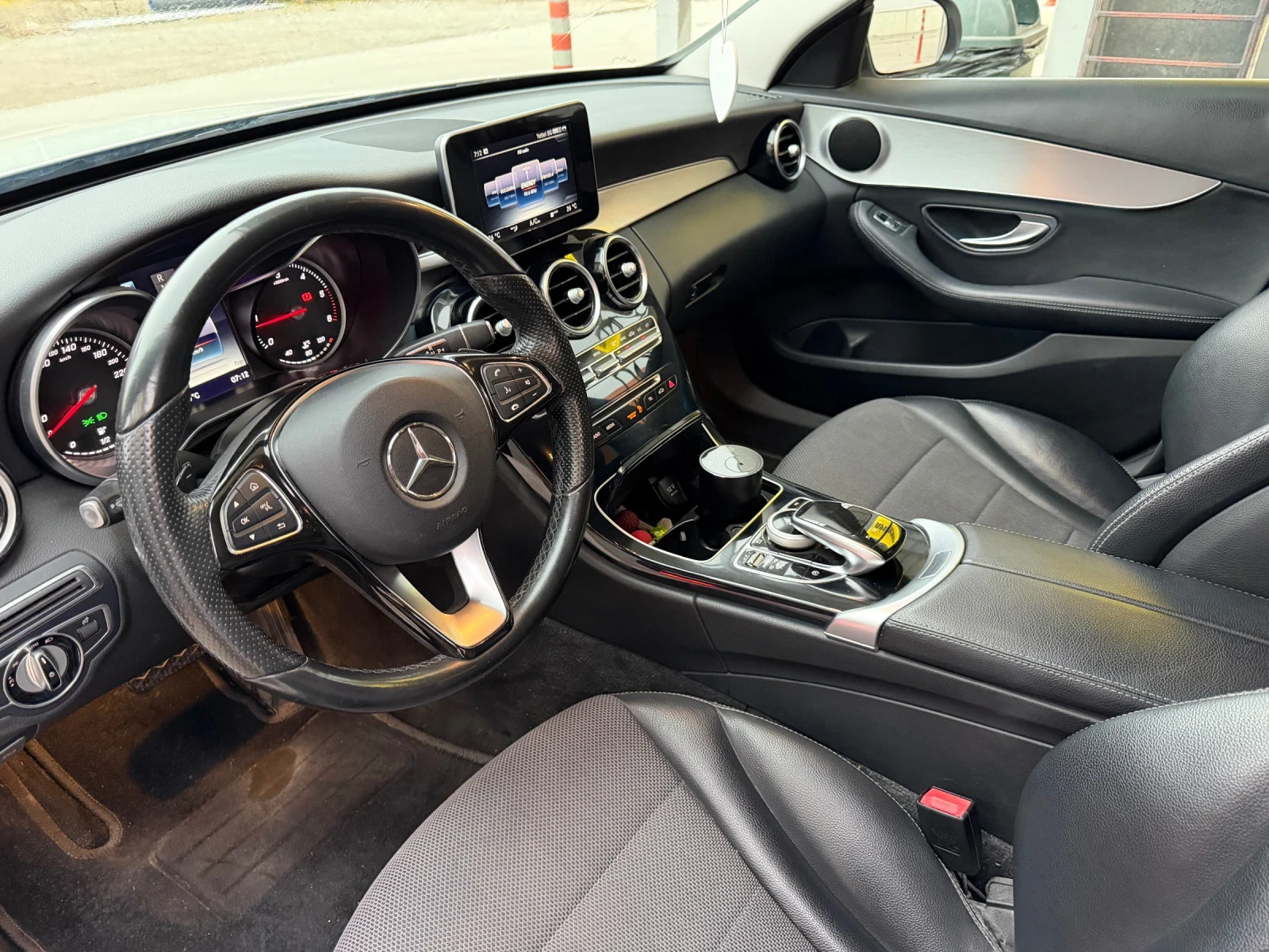 Mercedes-Benz C 220, снимка 10 - Автомобили и джипове - 55385161