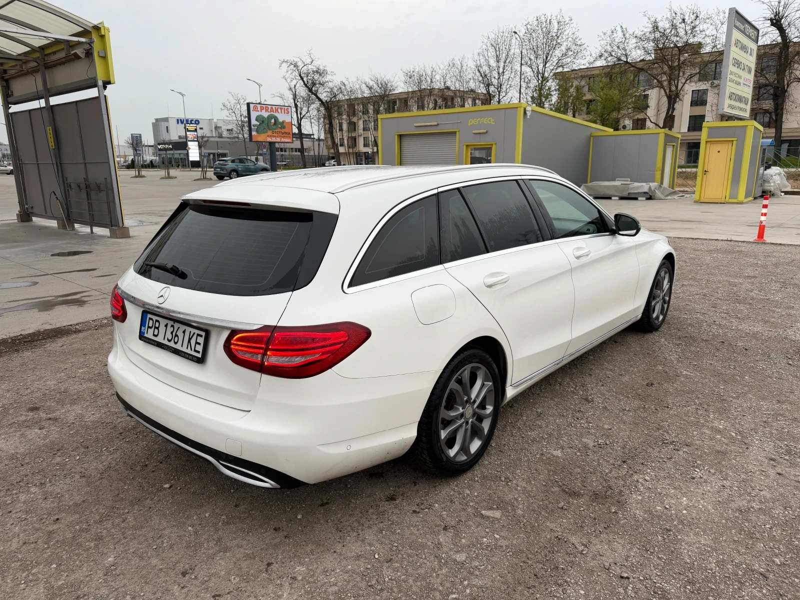 Mercedes-Benz C 220, снимка 2 - Автомобили и джипове - 55385161