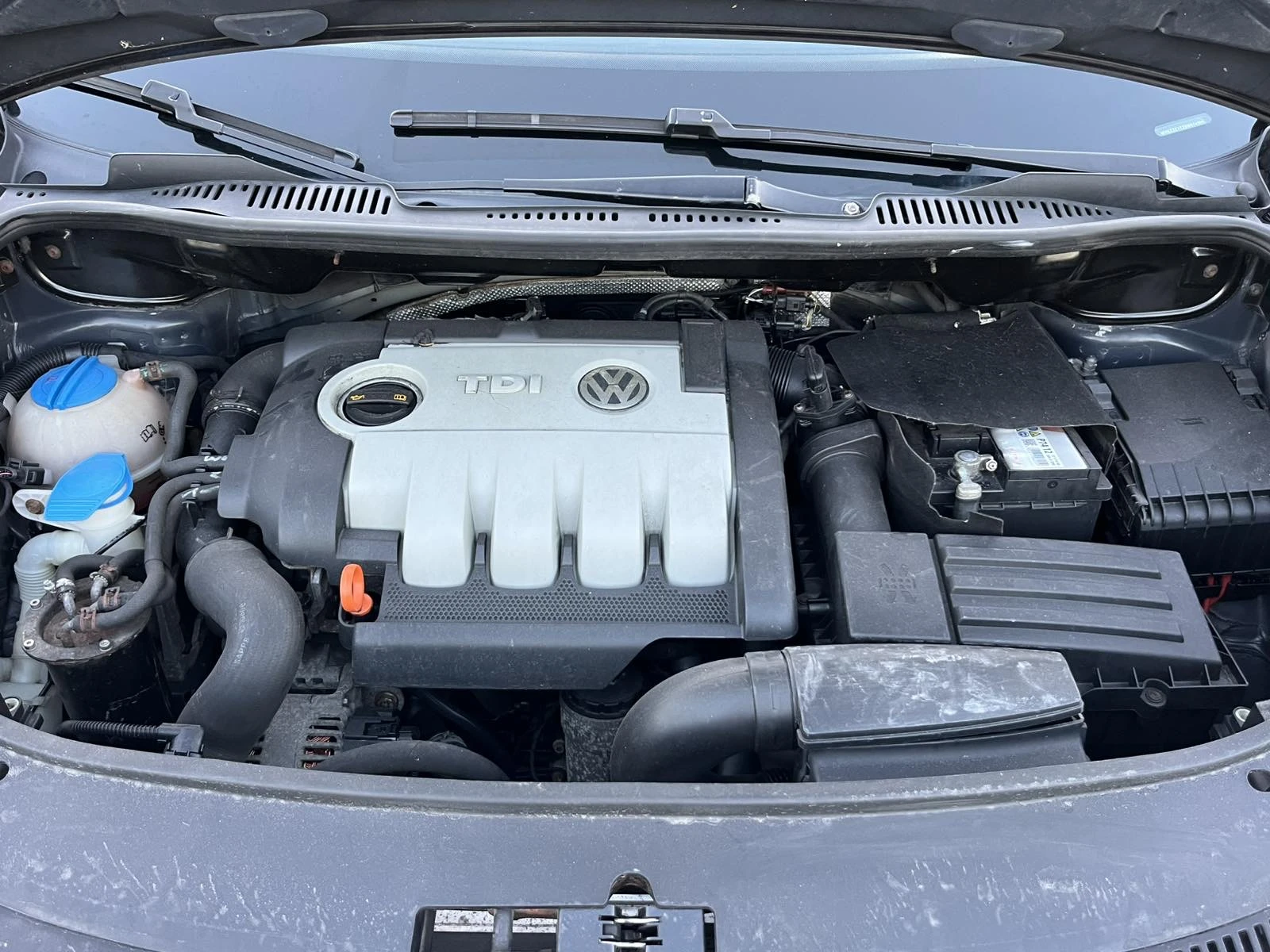 VW Touran FACE 1.9TDI 105кс 6 ск ПОДГРЕВ КЛИМАTРОНИК , снимка 17 - Автомобили и джипове - 55748195