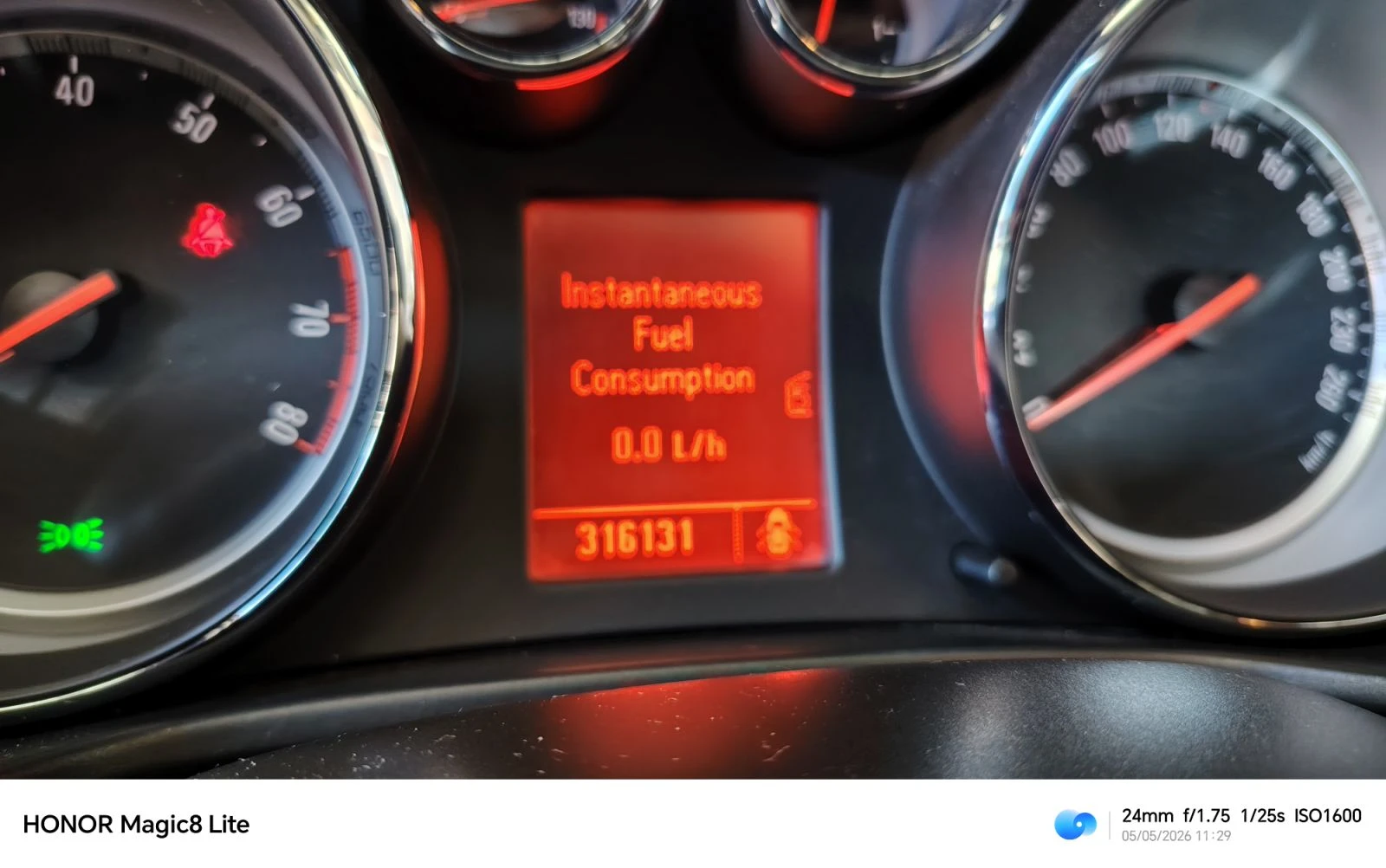 Opel Insignia 1.8i, снимка 2 - Автомобили и джипове - 56261452
