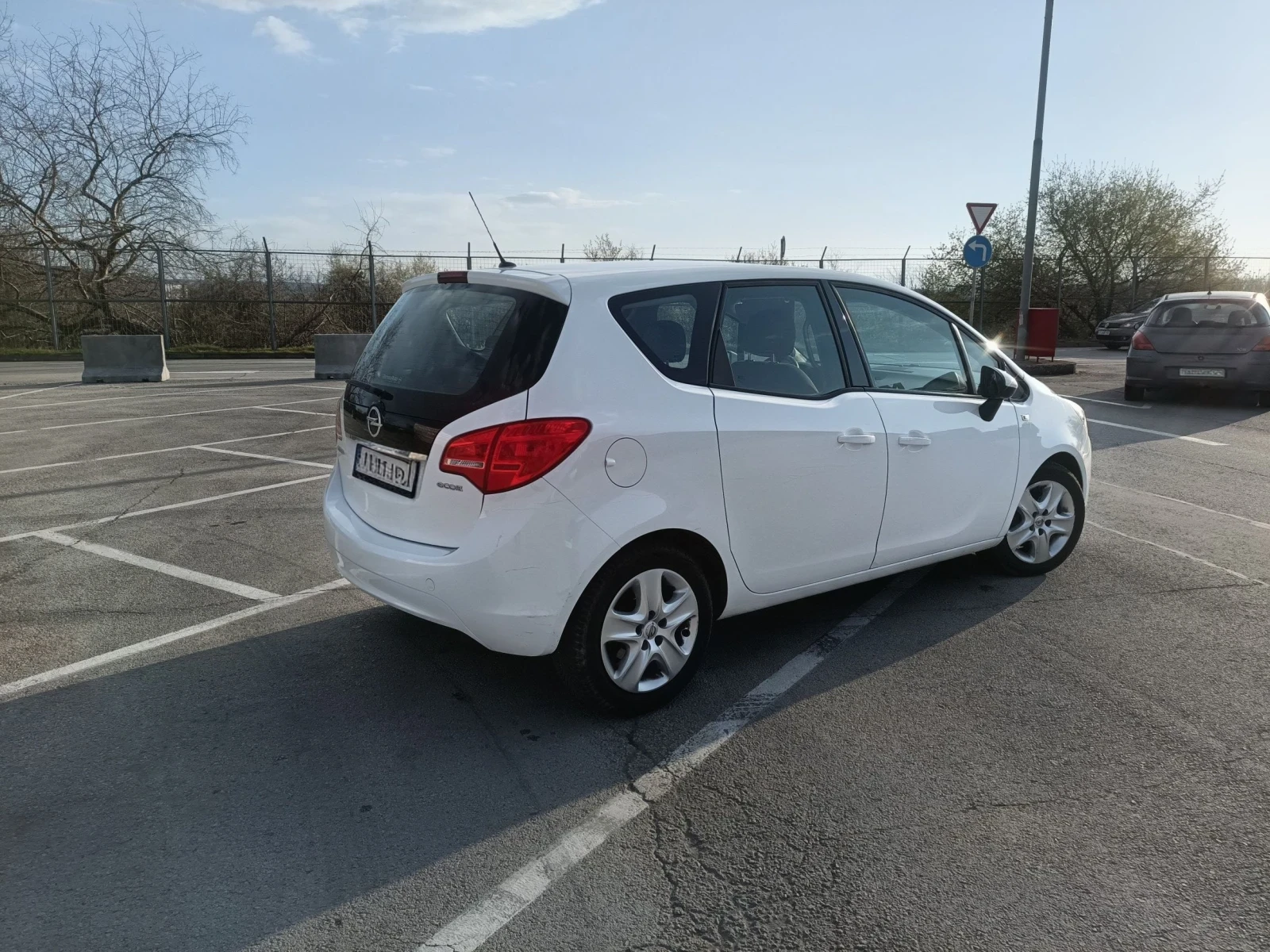 Opel Meriva 1.4 turbo EcoFlex facelift, снимка 4 - Автомобили и джипове - 56333559