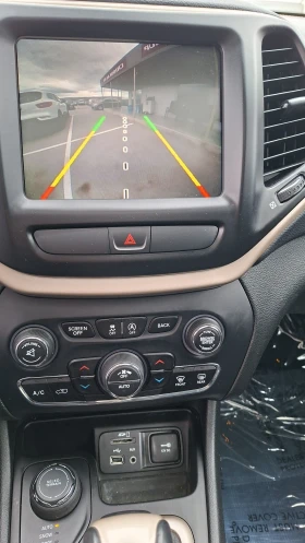 Jeep Cherokee LIMITED 3.2 v6 274hp , снимка 15