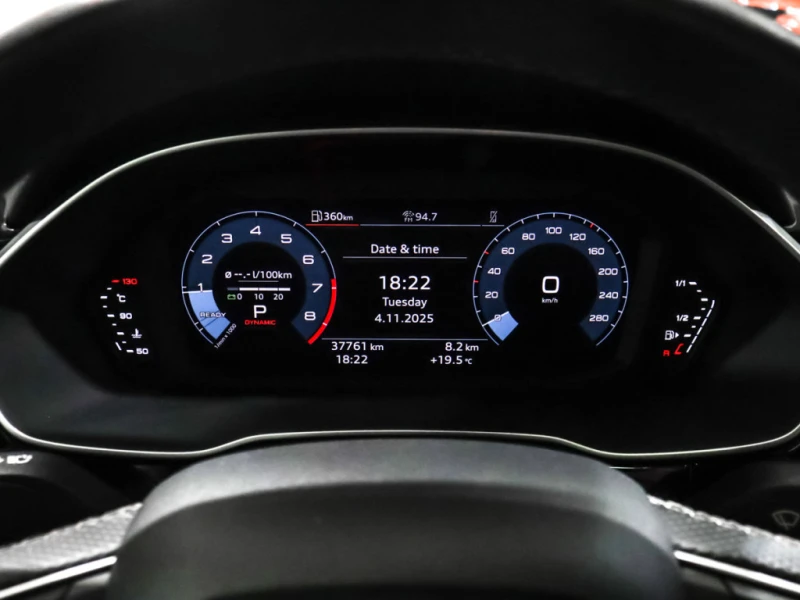 Audi Q3 45 TFSI Quattro / BLACK OPTICS / DIGITAL / PANO, снимка 12 - Автомобили и джипове - 52749882