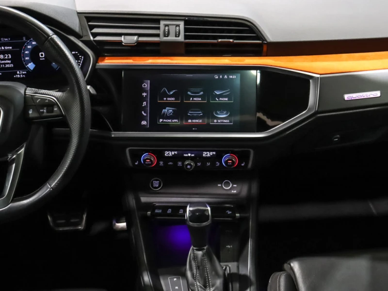 Audi Q3 45 TFSI Quattro / BLACK OPTICS / DIGITAL / PANO, снимка 13 - Автомобили и джипове - 52749882