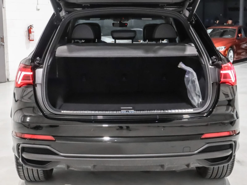 Audi Q3 45 TFSI Quattro / BLACK OPTICS / DIGITAL / PANO, снимка 17 - Автомобили и джипове - 52749882