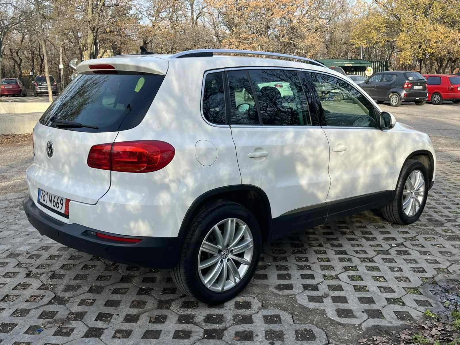 VW Tiguan 4X4 SKY(панорама) LED DSG  - изображение 6