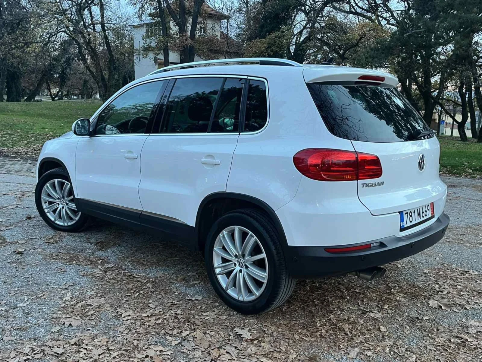 VW Tiguan 4X4 SKY(панорама) LED DSG  - изображение 2