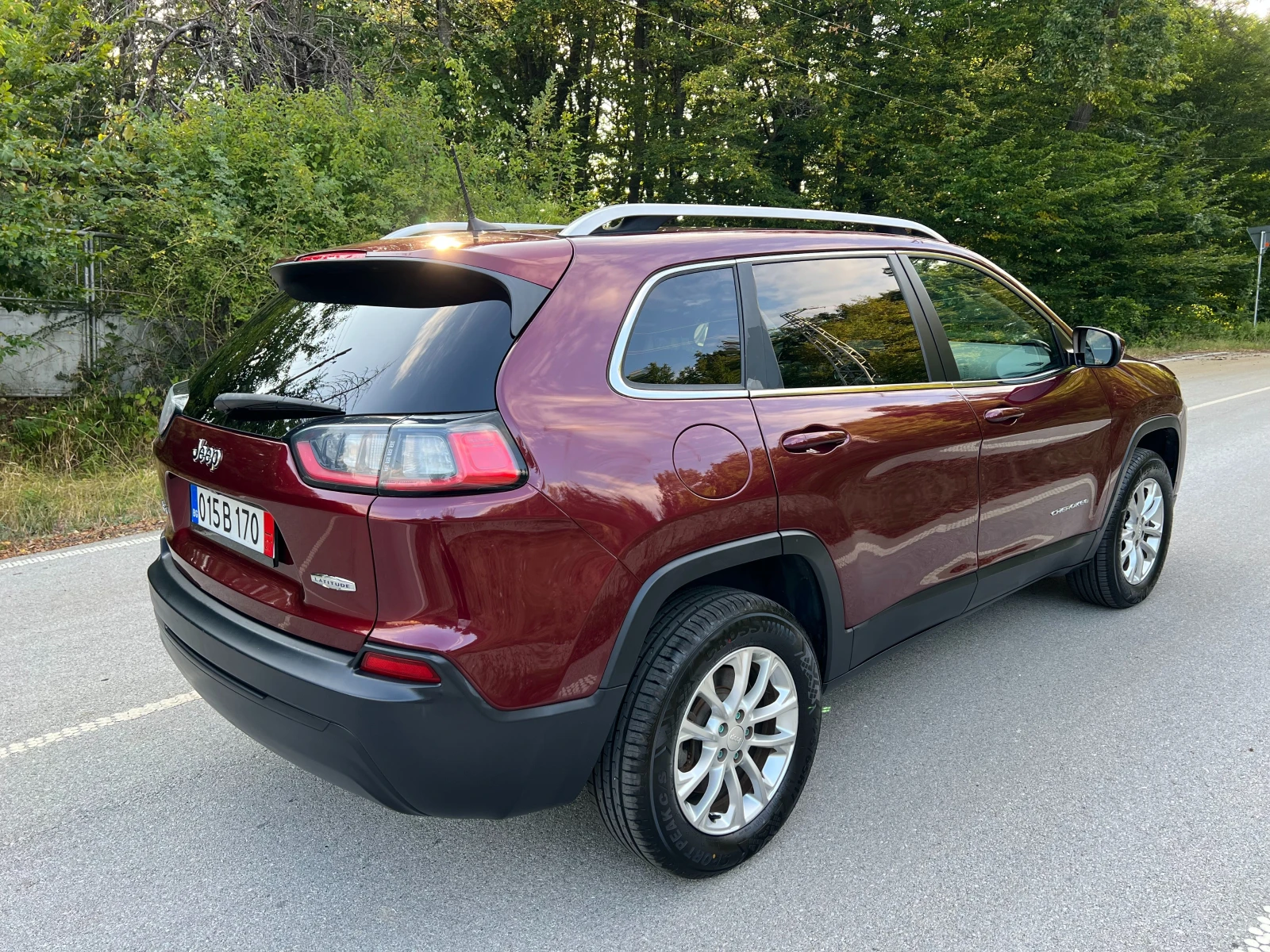 Jeep Cherokee 2.4 4x4 LATITUDE - изображение 4