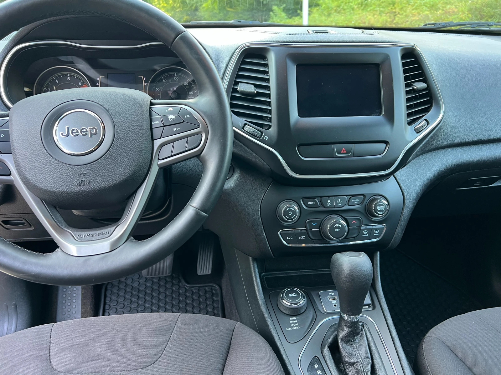 Jeep Cherokee 2.4 4x4 LATITUDE - изображение 8