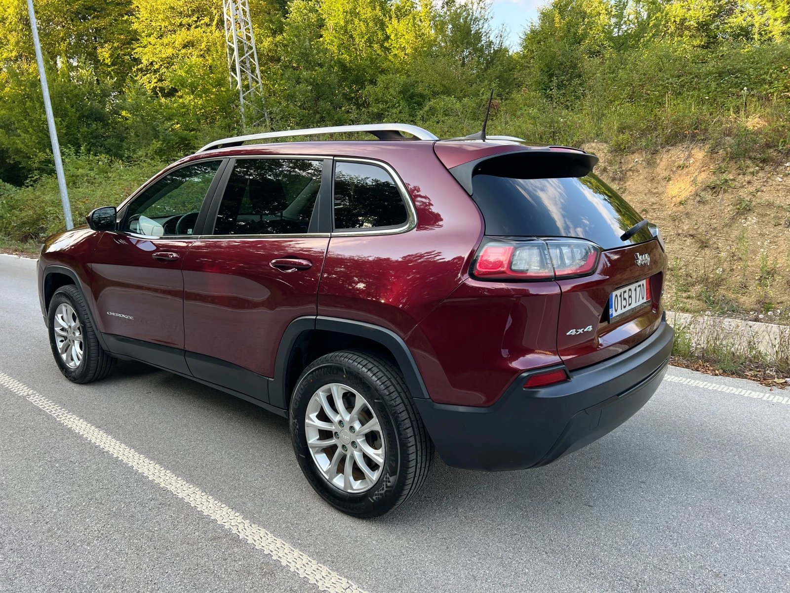 Jeep Cherokee 2.4 4x4 LATITUDE - изображение 5