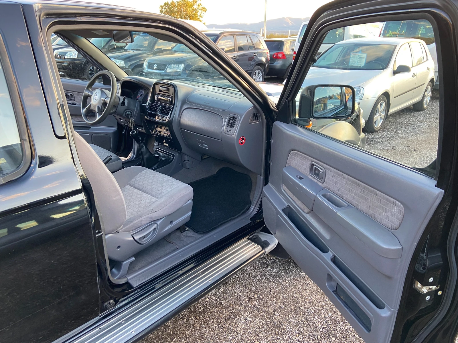 Nissan Navara 2.4      | Mobile.bg   12