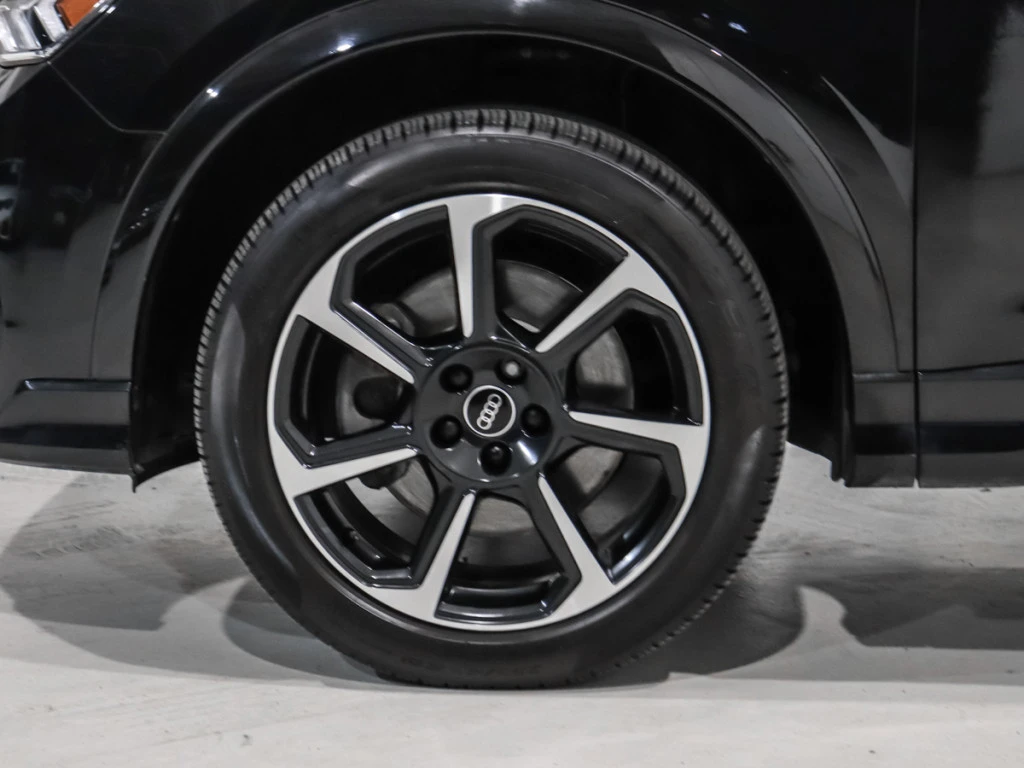 Audi Q3 45 TFSI Quattro / BLACK OPTICS / DIGITAL / PANO - изображение 9